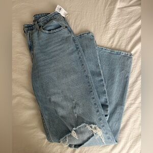 NWT Abercrombie Curve Love High Rise Relaxed Jean Light Wash